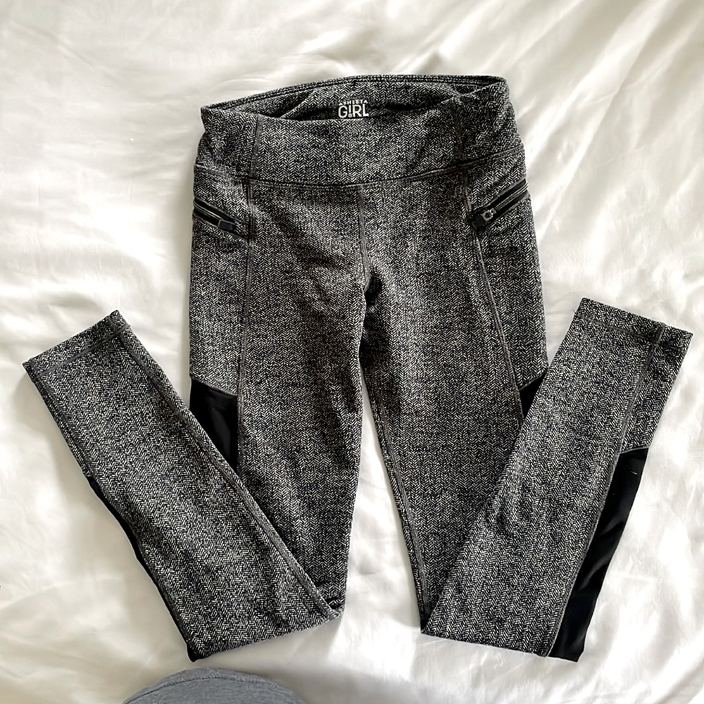 Althleta Girl size M (8-10) Blk Tweeded leggings